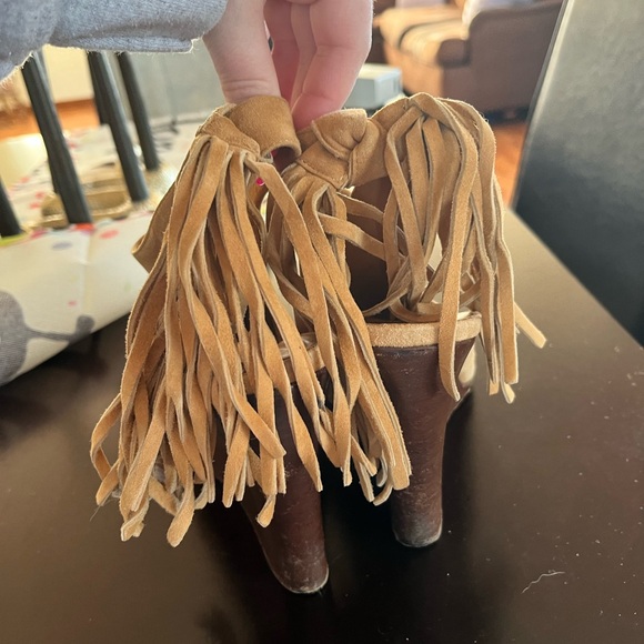 CHLOÉ Suede Fringe Trim Accent Slingback Sandals - Picture 3 of 7